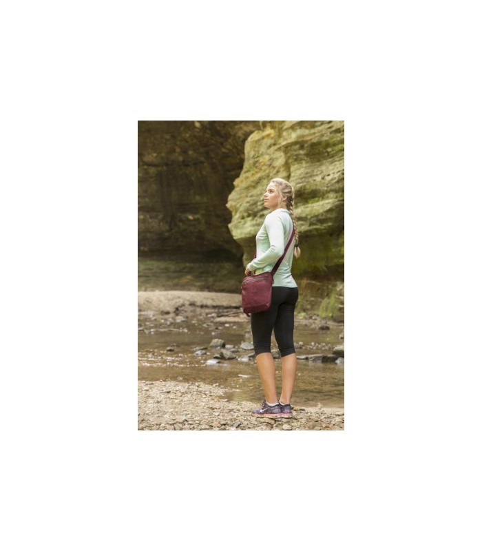 תיק צד נגד גניבות TRAVELON Anti-Theft Active Small Crossbody Bag