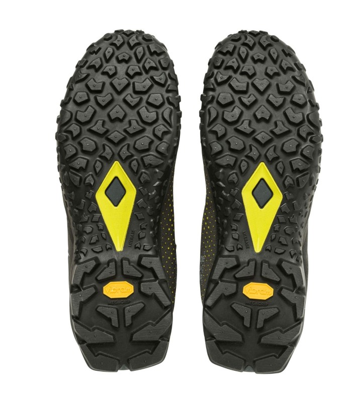 נעלי טיולים לגברים Magma MID GTX
